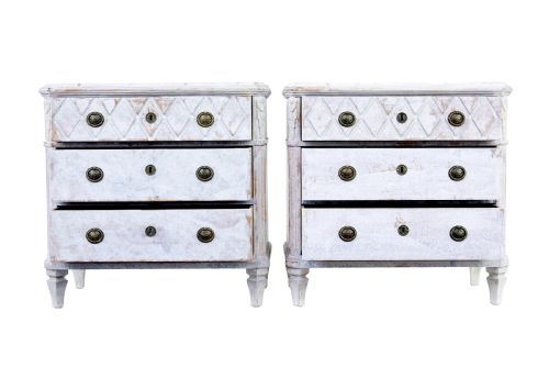 SWEDISH PAIR OF WHITE 19TH CENTURY PAINTED CHEST OF DRAWERS - ADDITIONAL PHOTO 1