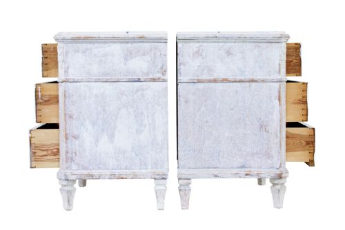 SWEDISH PAIR OF WHITE 19TH CENTURY PAINTED CHEST OF DRAWERS - ADDITIONAL PHOTO 2