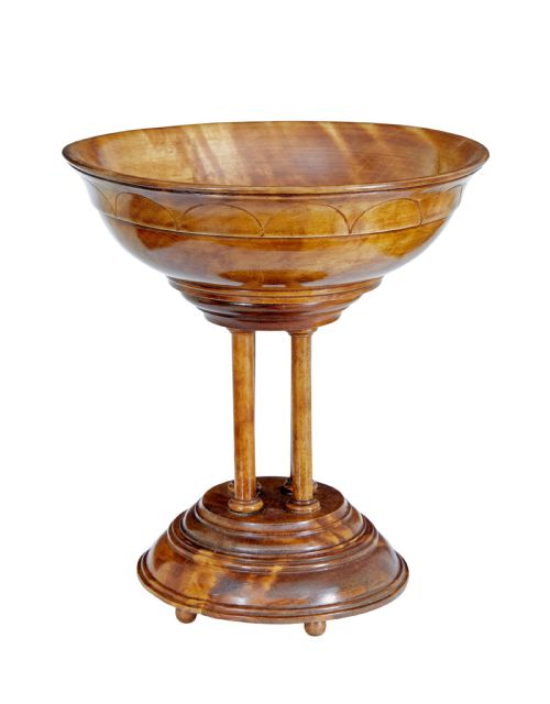 19TH CENTURY ITALIAN CARVED WALNUT TAZZA - ADDITIONAL PHOTO 1
