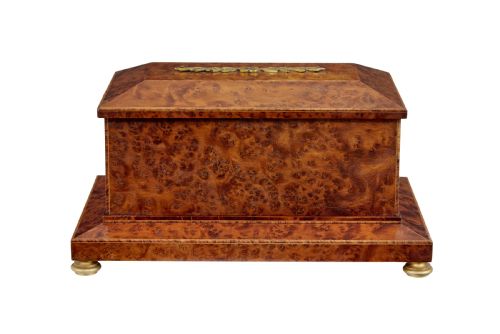 EARLY 20TH CENTURY BURR YEW DESKTOP BOX WITH CLOCK - ADDITIONAL PHOTO 3