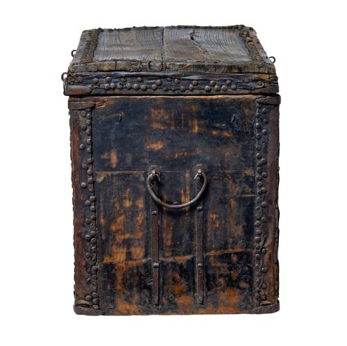 18TH CENTURY CHINESE HARD WOOD COFFER CHEST - ADDITIONAL PHOTO 2