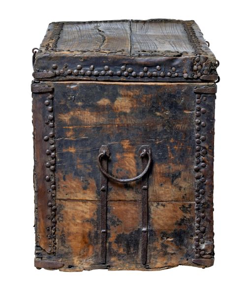 18TH CENTURY CHINESE HARD WOOD COFFER CHEST - ADDITIONAL PHOTO 4
