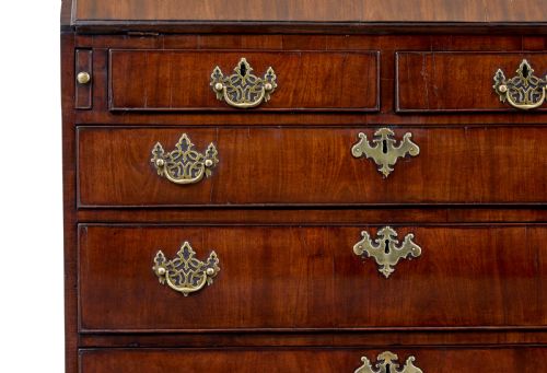 LATE 18TH CENTURY GEORGIAN WALNUT BUREAU - ADDITIONAL PHOTO 6