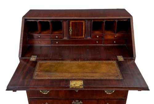 LATE 18TH CENTURY GEORGIAN WALNUT BUREAU - ADDITIONAL PHOTO 7