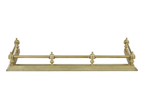 EARLY 20TH CENTURY BRASS FIRESIDE FENDER - ADDITIONAL PHOTO 1