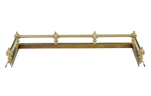 EARLY 20TH CENTURY BRASS FIRESIDE FENDER - ADDITIONAL PHOTO 3