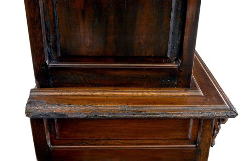 18TH CENTURY FRENCH CARVED WALNUT CUPBOARD - ADDITIONAL PHOTO 5
