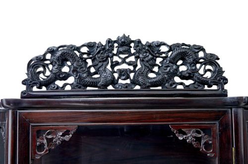 19TH CENTURY CHINESE CARVED HARDWOOD GLAZED DISPLAY CABINET - ADDITIONAL PHOTO 6