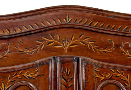 18TH CENTURY CARVED FRENCH YEW AND CHESTNUT ARMOIRE - ADDITIONAL PHOTO 9
