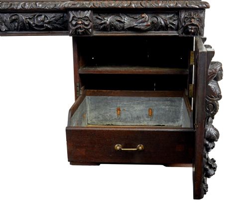 19TH CENTURY CARVED OAK MIRRORED SIDEBOARD OF GRAND PROPORTIONS - ADDITIONAL PHOTO 3
