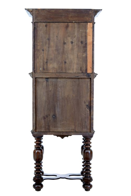 19TH CENTURY FLEMISH CARVED OAK HALL CUPBOARD ON STAND - ADDITIONAL PHOTO 4