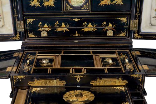19TH CENTURY CHINESE CANTON BLACK LACQUERED DESK CABINET - ADDITIONAL PHOTO 12