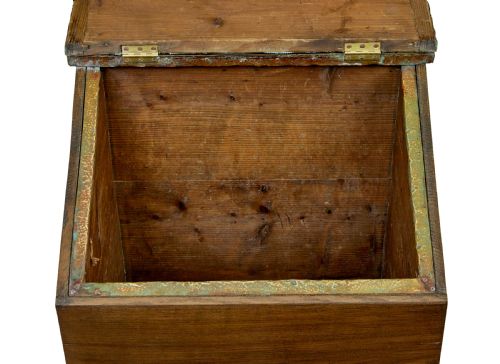 19TH CENTURY AND LATER OAK AND BRASS STORAGE BOX - ADDITIONAL PHOTO 7