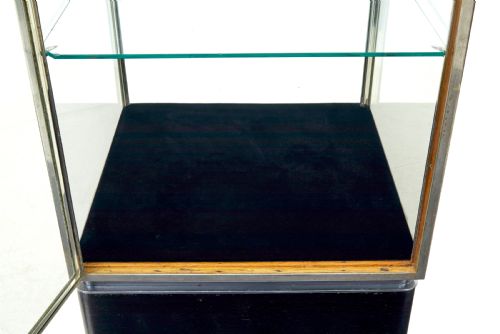 FREESTANDING ART DECO STEEL AND LEATHER GLAZED DISPLAY CABINET - ADDITIONAL PHOTO 6