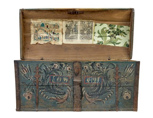 19TH CENTURY SWEDISH HAND PAINTED DOME TOP COFFER - ADDITIONAL PHOTO 2