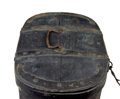 19TH CENTURY PAINTED OVAL SHAPED SWEDISH BOX - ADDITIONAL PHOTO 4