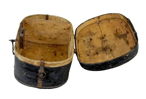 19TH CENTURY PAINTED OVAL SHAPED SWEDISH BOX - ADDITIONAL PHOTO 6