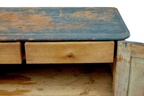 EARLY 19TH CENTURY RUSTIC PAINTED SCANDINAVIAN CUPBOARD - ADDITIONAL PHOTO 3