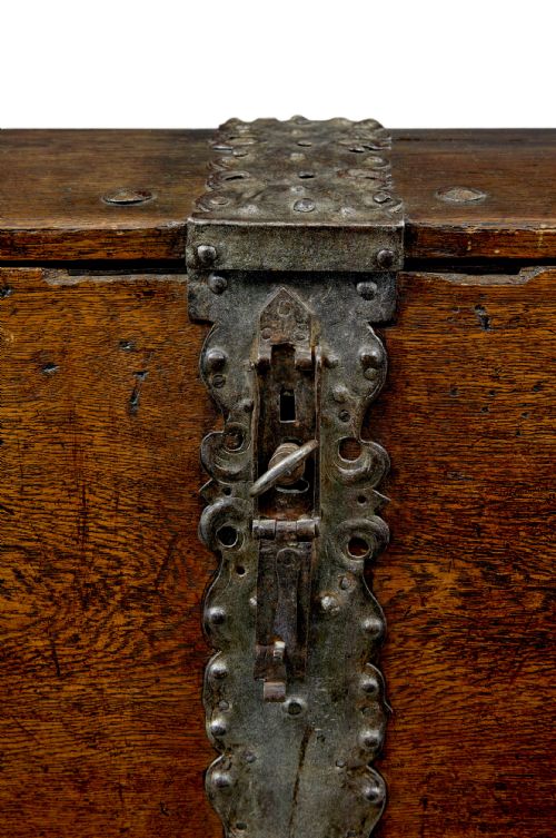 MID 19TH CENTURY BAROQUE REVIVAL OAK DOME TOP CHEST - ADDITIONAL PHOTO 7