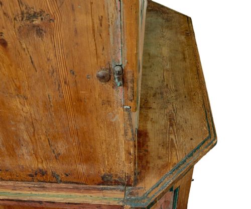 EARLY 19TH CENTURY HAND PAINTED SWEDISH FOLK ART CUPBOARD - ADDITIONAL PHOTO 6
