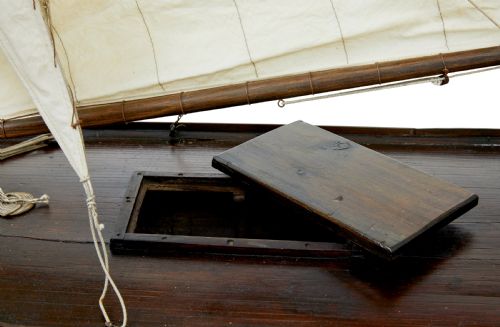LATE 19TH CENTURY SCALE MODEL OF A WOODEN BOAT - ADDITIONAL PHOTO 8