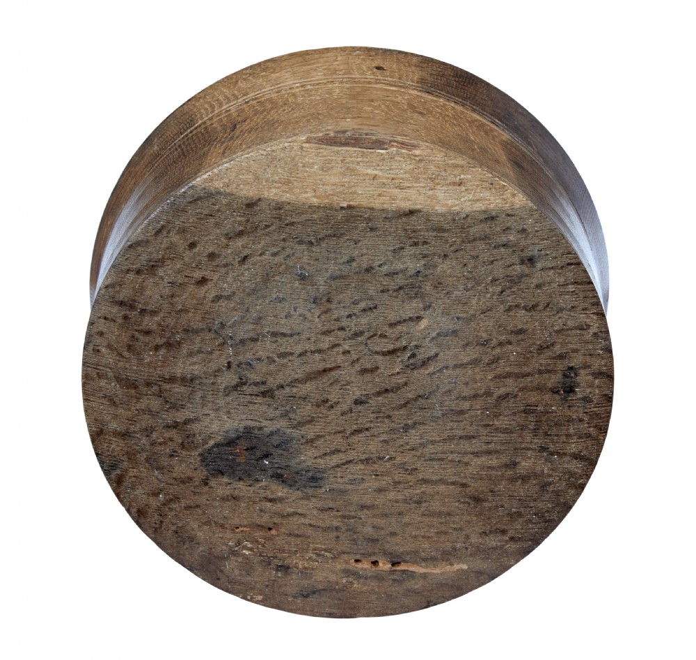 A small round early 19th-century Swedish oak lidded box with turned circular grooves around the rim. View III