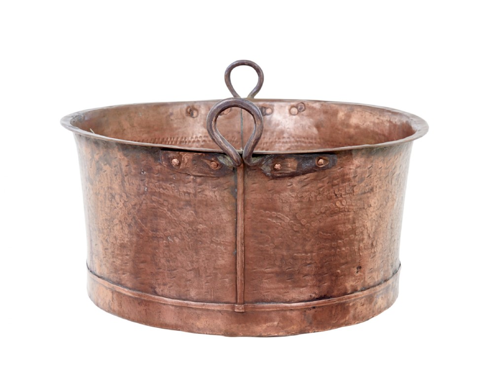 VICTORIAN 19TH CENTURY LARGE COPPER COOKING POT View II