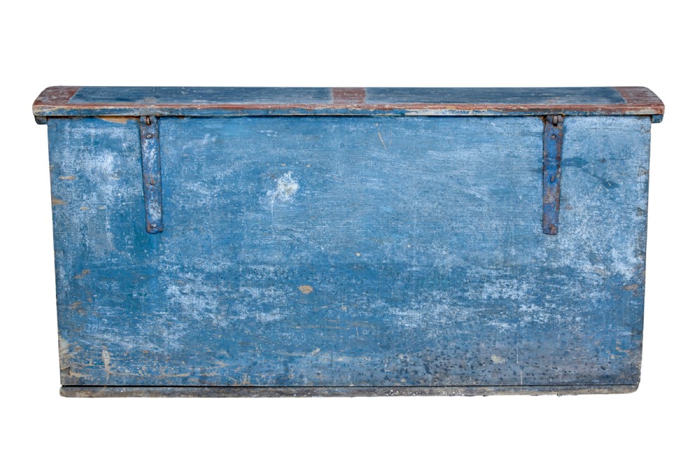 A 19th-century Swedish blue-painted pine coffer featuring hand-painted floral wreaths, a keyhole escutcheon, the date 1841, and initials NND. View V