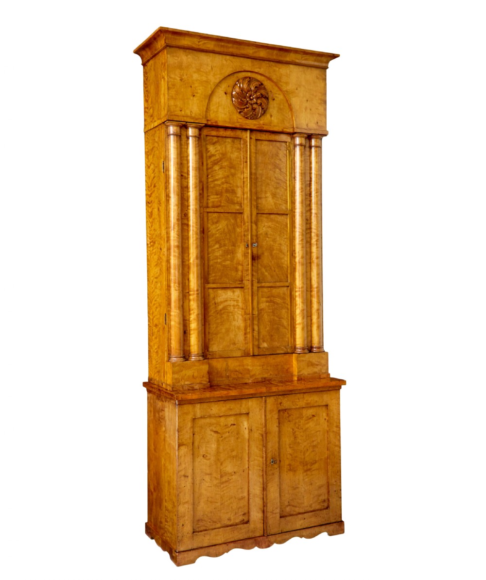 19TH CENTURY ARCHITECTURAL EMPIRE BIRCH CUPBOARD OF LARGE PROPORTIONS