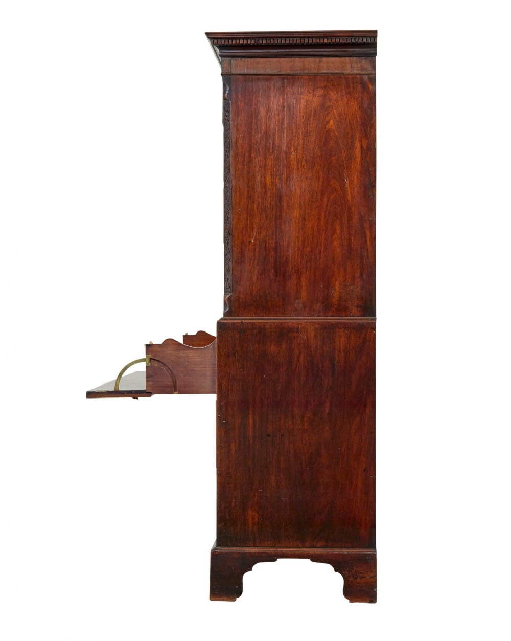 An early nineteenth-century Georgian mahogany chest on chest featuring bracket feet, brass swan-neck handles, and two stacked sections of graduated drawers. View VI