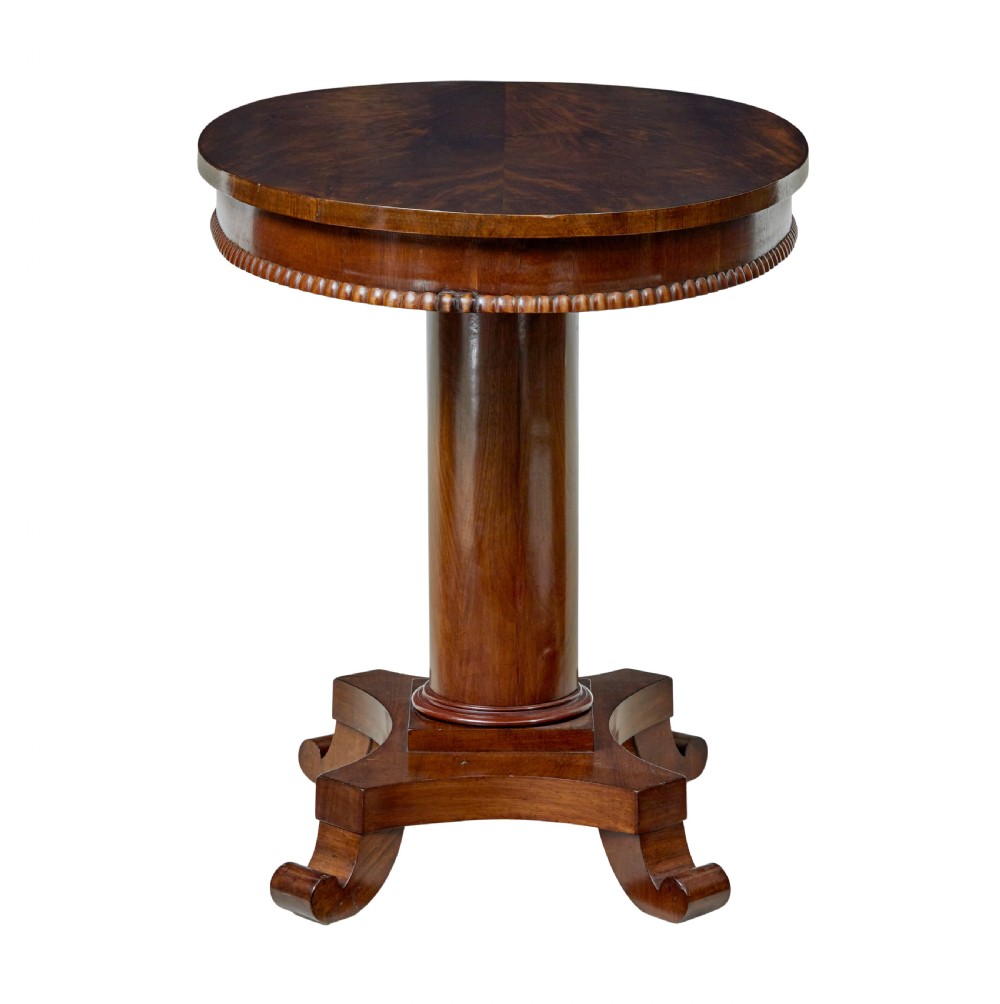 19TH CENTURY SCANDINAVIAN FLAME MAHOGANY OVAL TABLE View III