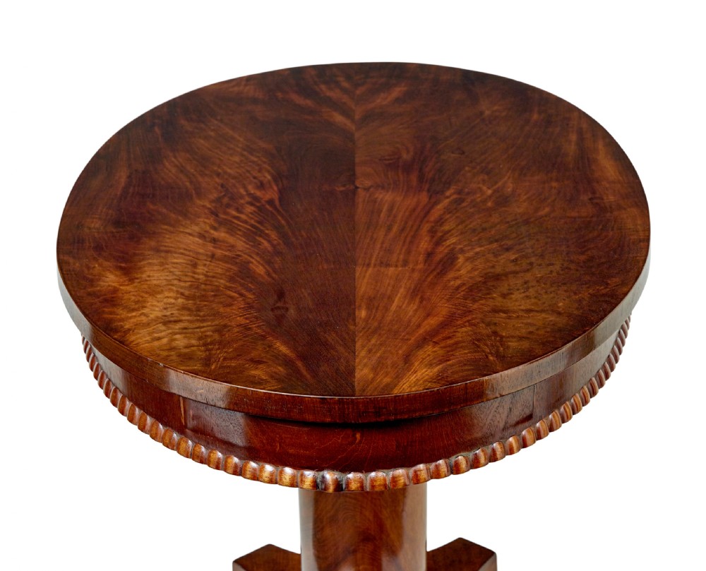 19TH CENTURY SCANDINAVIAN FLAME MAHOGANY OVAL TABLE View VI