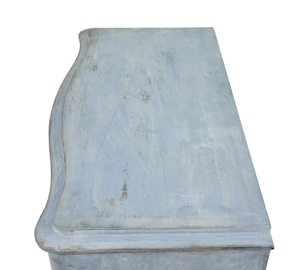 SWEDISH PAIR OF 19TH CENTURY PAINTED SERPENTINE SHAPED CHEST OF DRAWERS View IX