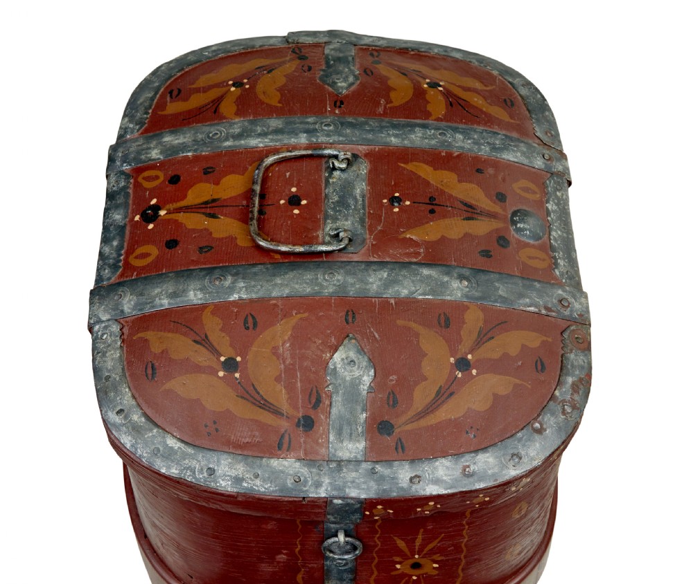 A Swedish folk art painted wooden coffer on turned legs, decorated with red paint, floral motifs, iron straps, and a painted 1827 date. View VII
