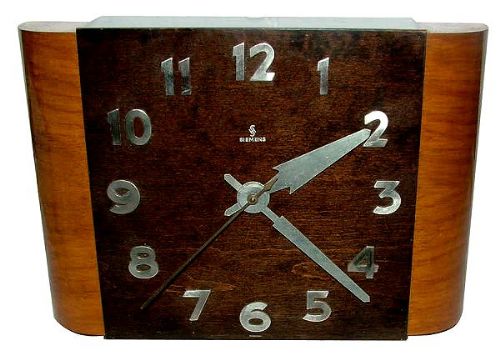 Modernist Art Deco Wall Clock