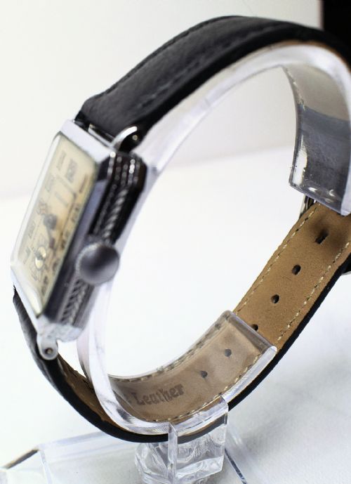 fig 1. Men's 1928 Art Deco 14K Gold Filled Bulova Wristwatch