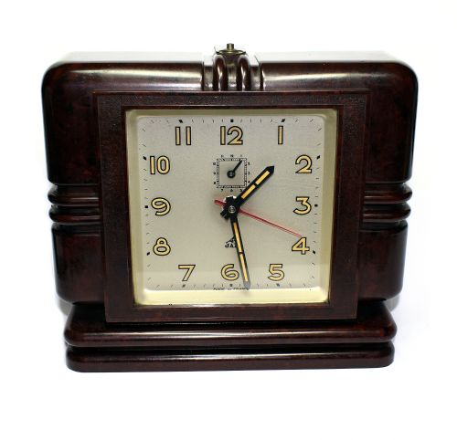 French Art Deco Streamline Bakelite Mantle Clock by Jaz
