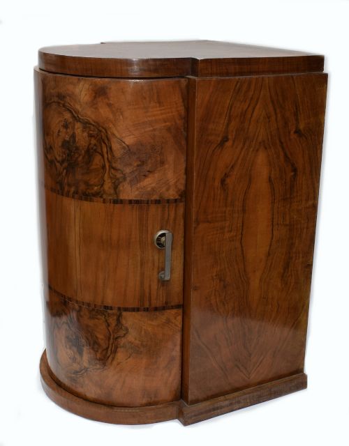 Art Deco Beautifully Figured Walnut Cupboard