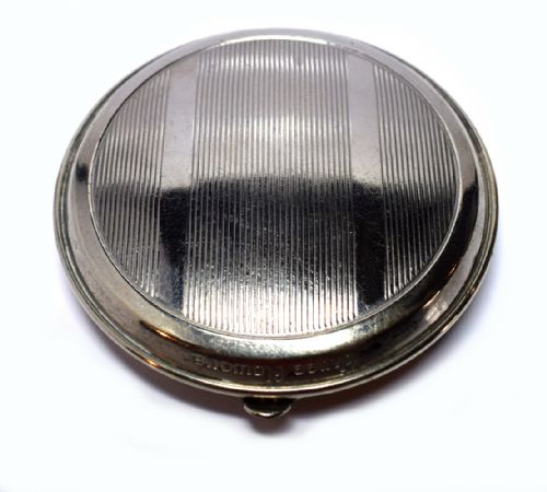 fig 3. Art Deco 1930's Three Flowers Ladies Compact