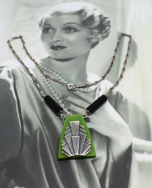Art Deco Geometric Ladies Necklace