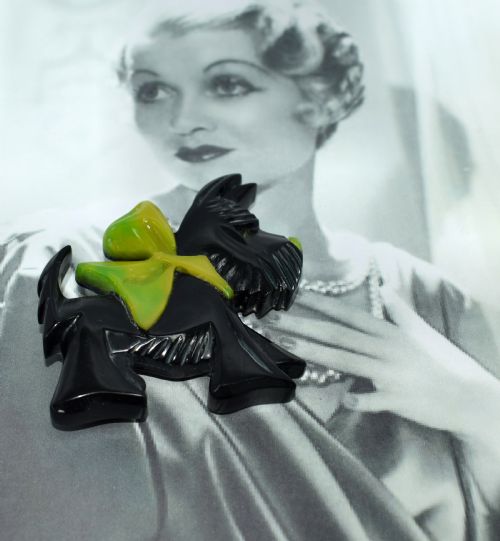 Large Art Deco 1930'S Novelty Phenolic Bakelite Scottie Dog Brooch