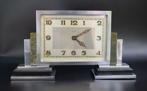 Art Deco 1930'S 8 Day Mantle Clock, Chrome & Bakelite