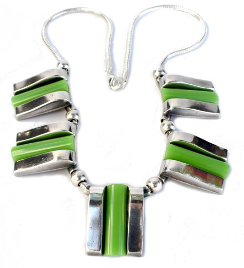 fig 1. Art Deco Modernist Bakelite & Chrome Ladies Necklace