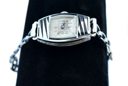 fig 2. Art Deco Original Ladies Manual Wrist Watch by Didsheim, c1930