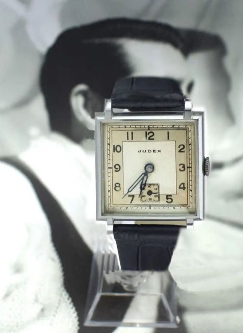 fig 2. Art Deco Gents Manual Wristwatch by French Watchmakers Judex, circa 1930