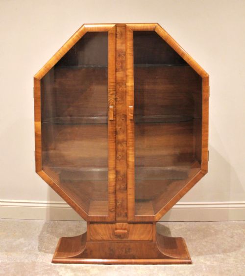 ART DECO OCTAGONAL WALNUT DISPLAY CABINET C1930 - ADDITIONAL PHOTO 5