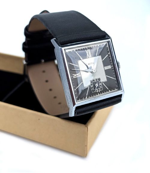 fig 1. Art Deco Gents Manual Wrist Watch By ACTIV, Serviced, c1940s