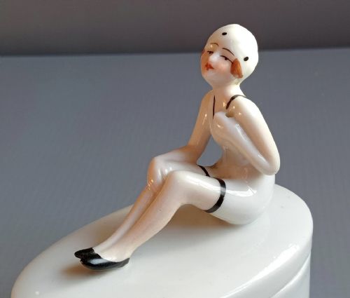 ART DECO CERAMIC BATHING BELLE TRINKET POWDER BOX C1930 - ADDITIONAL PHOTO 4