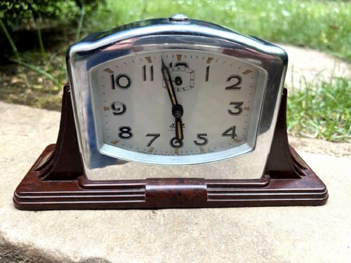 ART DECO BAKELITE DESK CLOCK BY JAZ FRANCE C1930 - ADDITIONAL PHOTO 1
