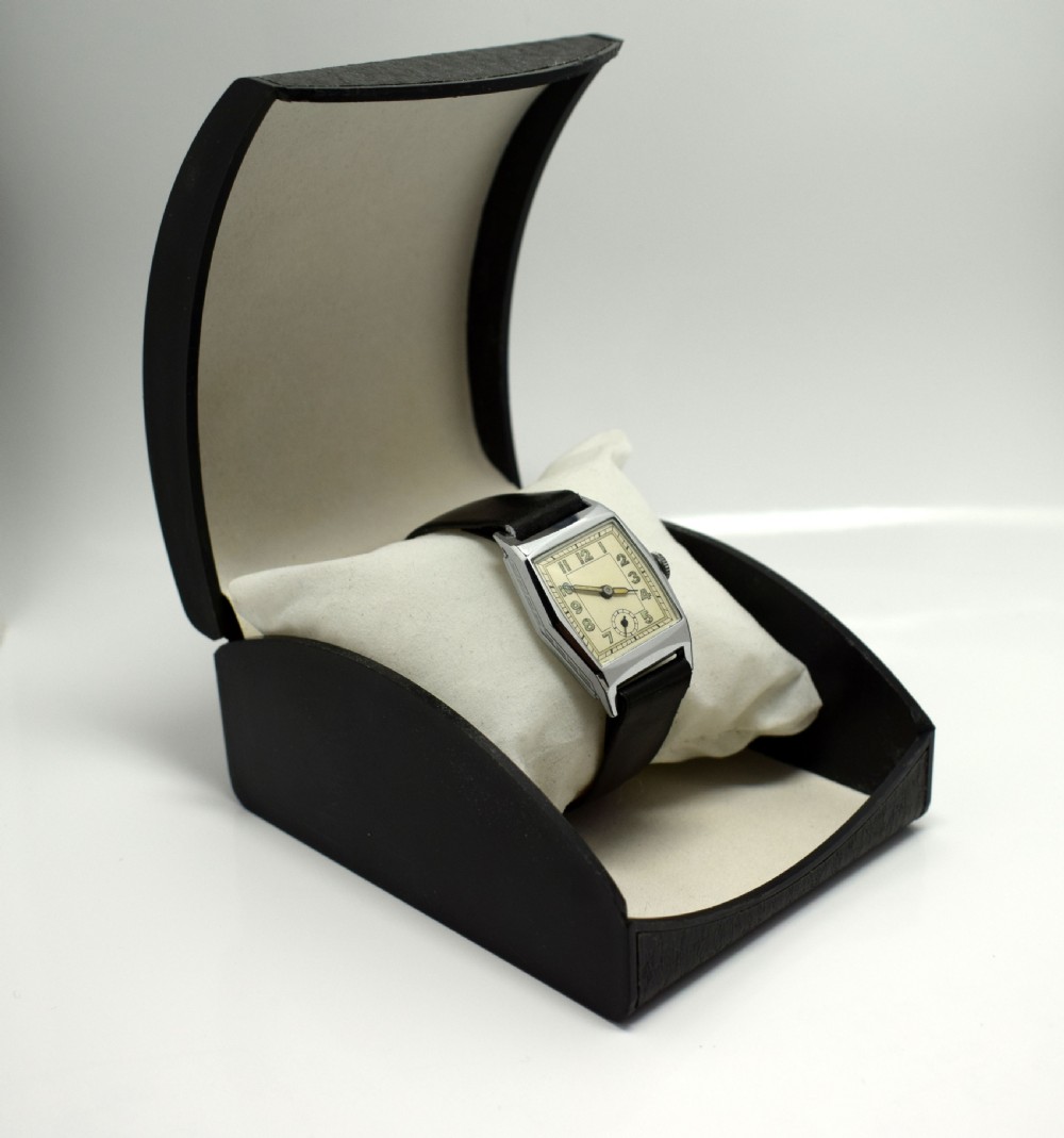 1930's Art Deco Gentleman's Wrist Watch View VIII